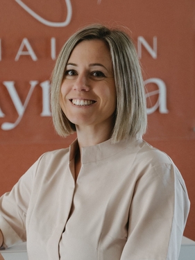 Céline, esthéticienne chez Maison Ayméa