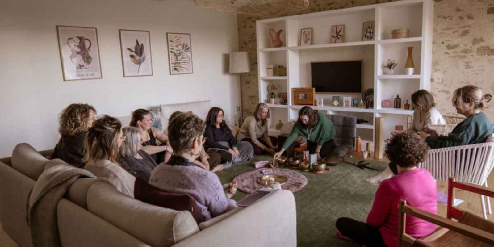 Stéphanie Courty en séance individuelle de soin énergétique à Maché