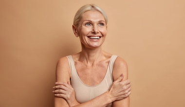 Femme souriante apres un soin anti-age LPG a l'institut Terre de Beaute a Venansault