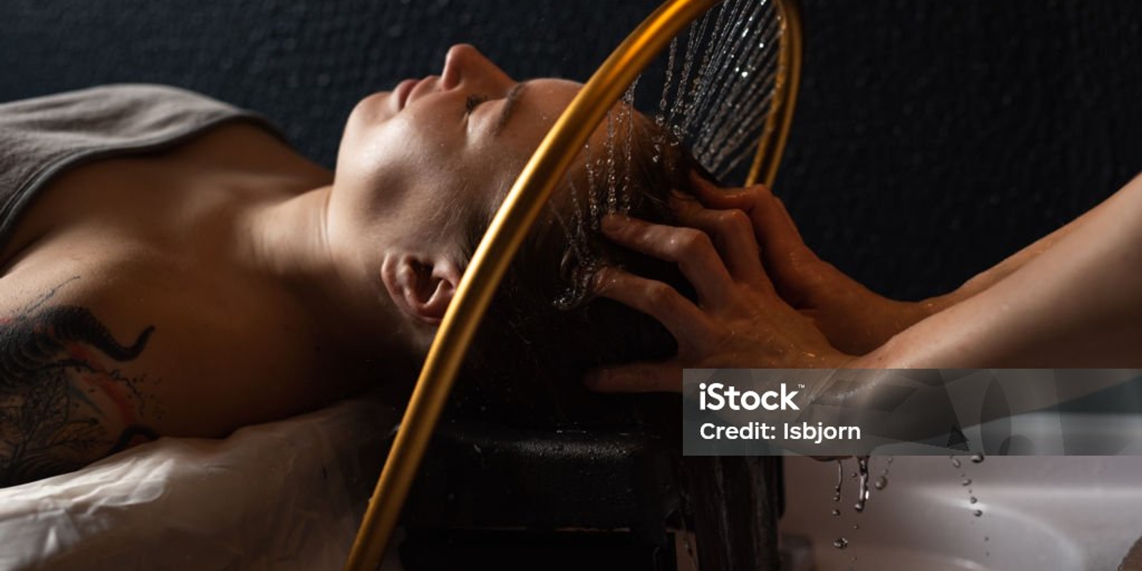 Séance de Head Spa, massage crânien japonais sous arceau d'eau à l'institut Terre de Beauté à Venansault