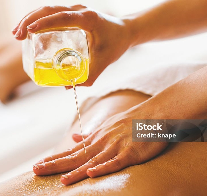 Massage duo à l'huile en cabine duo à l'institut Terre de Beauté à Venansault