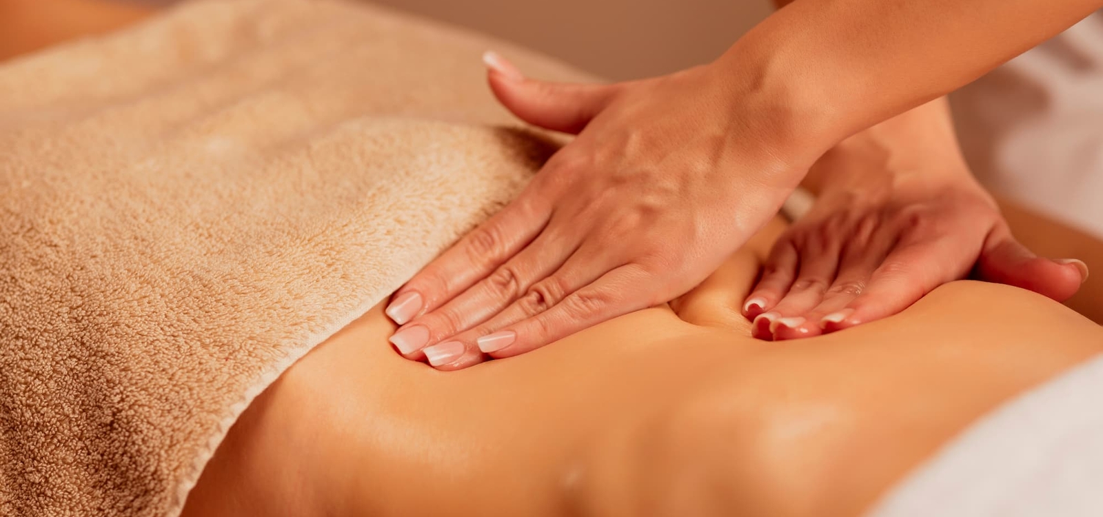 Massage du corps en institut de beaute a Venansault, pres de La Roche-sur-Yon