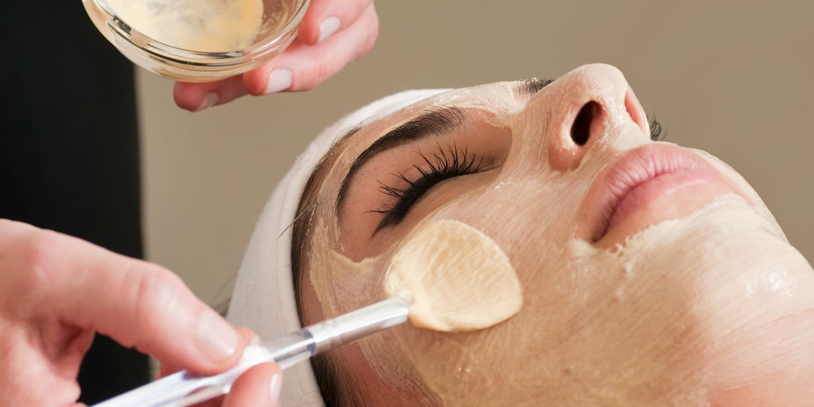 Séance de Head Spa, massage crânien japonais sous arceau d'eau à l'institut Terre de Beauté à Venansault