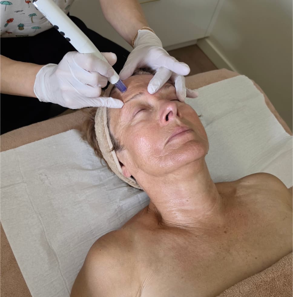 Soin du visage Ambre Bleu Organics Bio a l'institut Terre de Beaute a Venansault