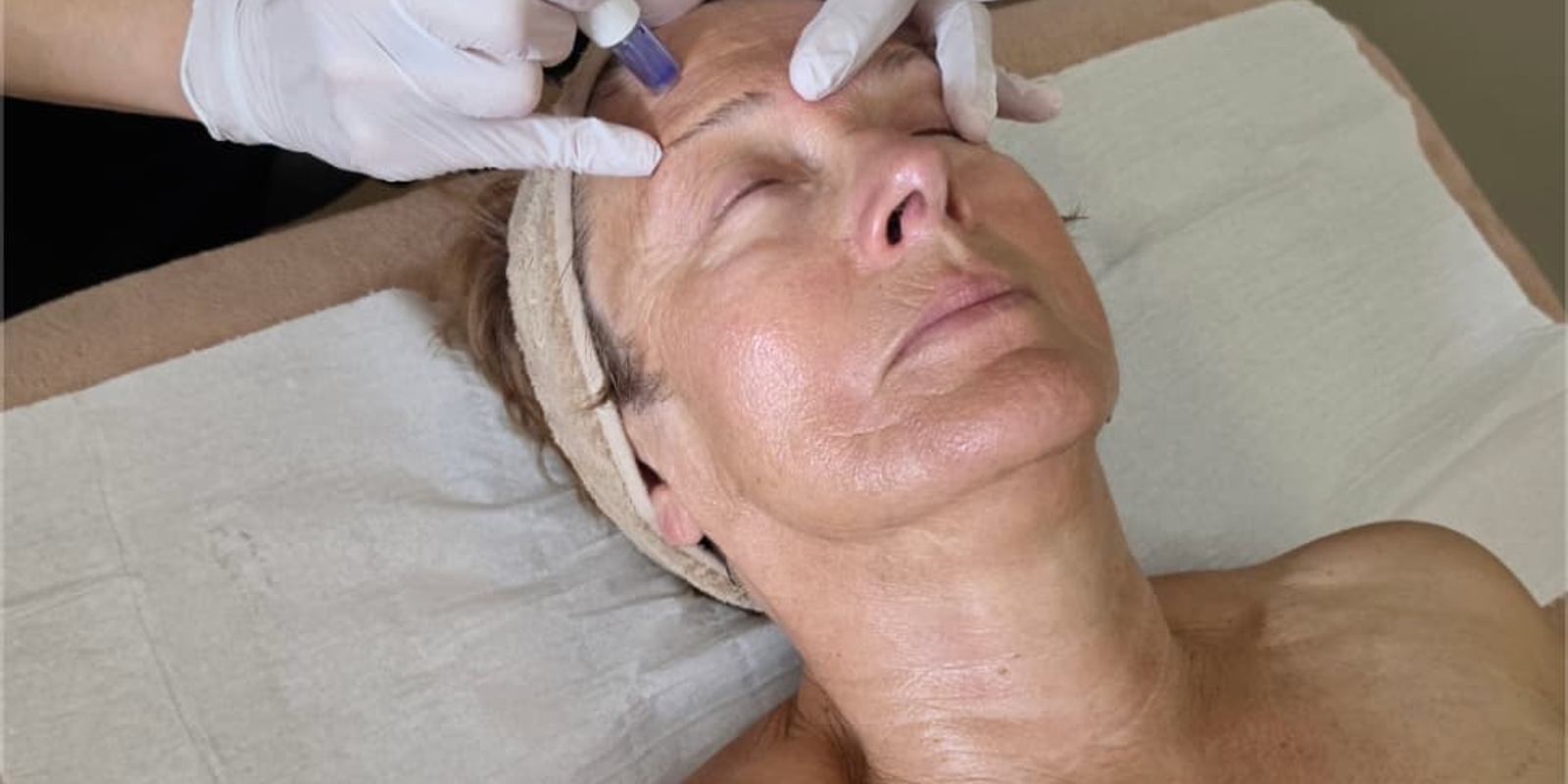 Séance de Head Spa, massage crânien japonais sous arceau d'eau à l'institut Terre de Beauté à Venansault