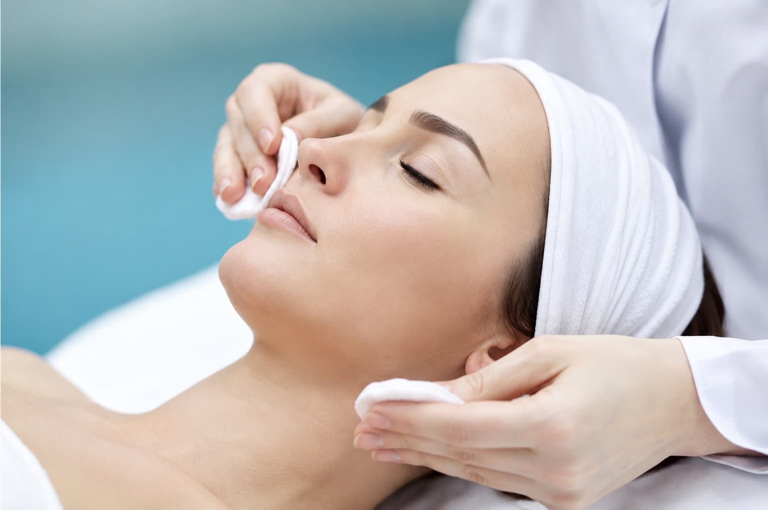 Soin du visage Ambre Bleu Organics Bio a l'institut Terre de Beaute a Venansault