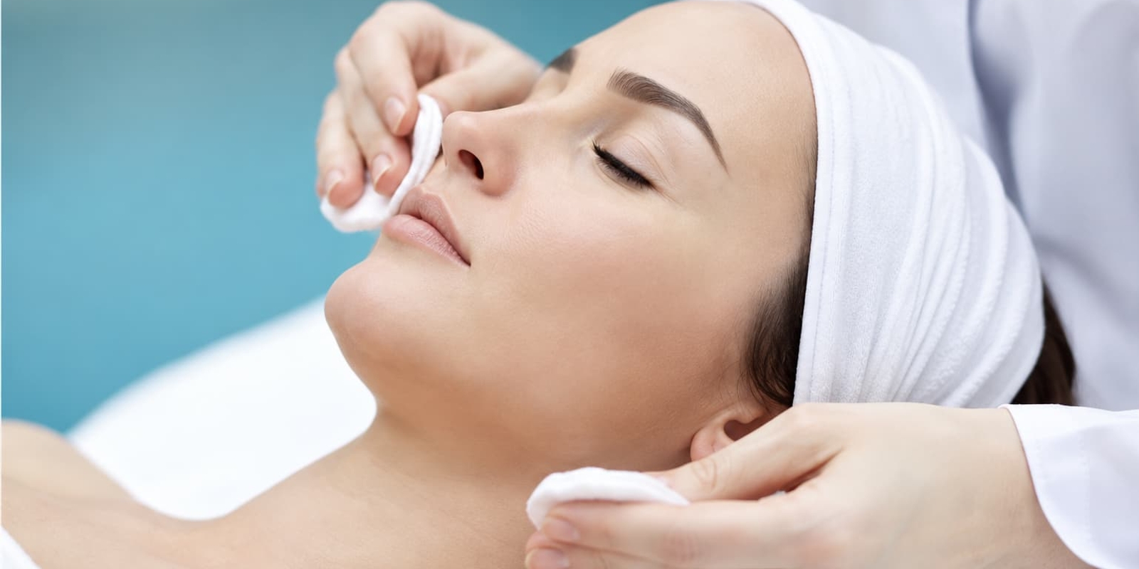 Séance de Head Spa, massage crânien japonais sous arceau d'eau à l'institut Terre de Beauté à Venansault