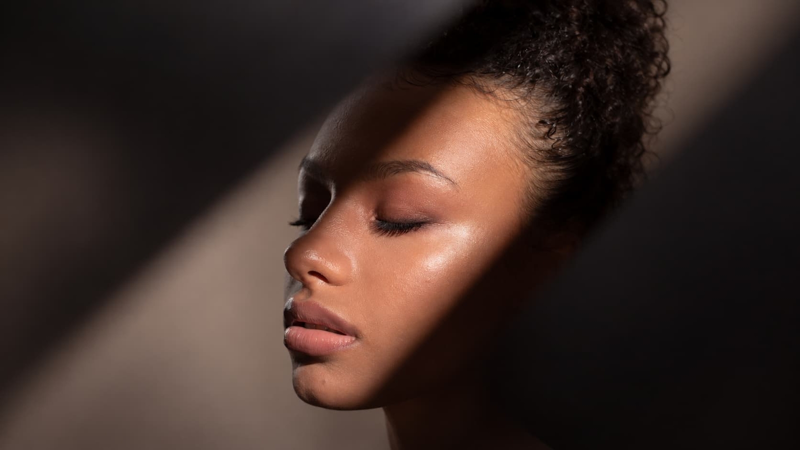 Peau nette et lumineuse apres un soin detox Biogenie a Venansault