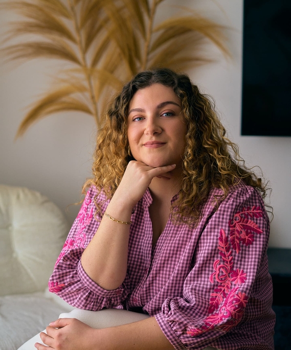 Portrait de Clothilde, assistante administrative et communication