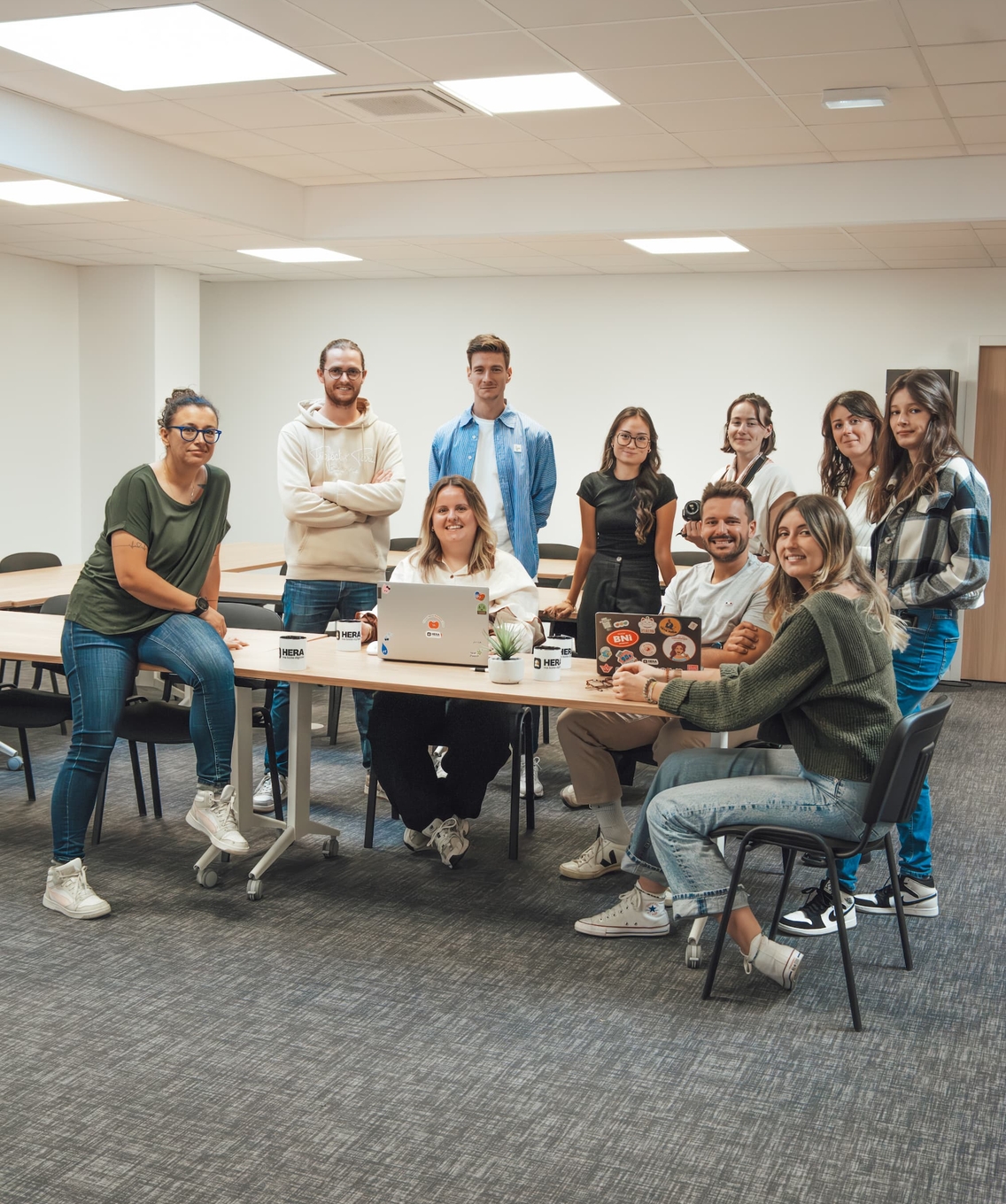 La team Hera en réunion autour d'une table