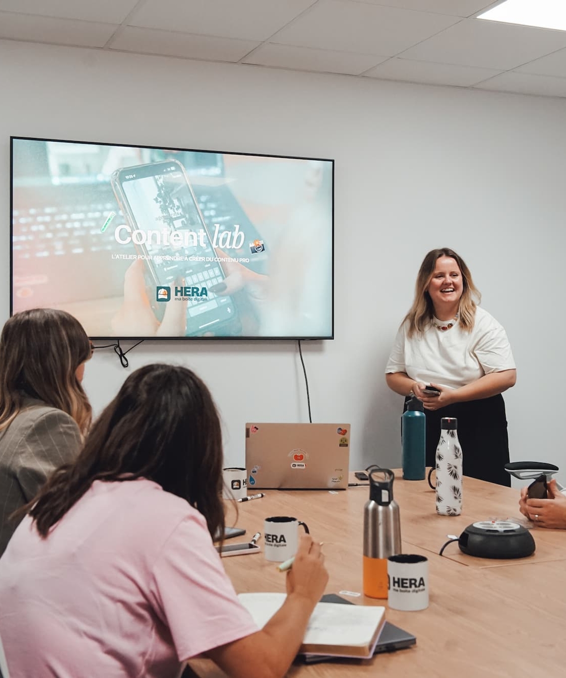 Chloé durant une formation réseaux sociaux
