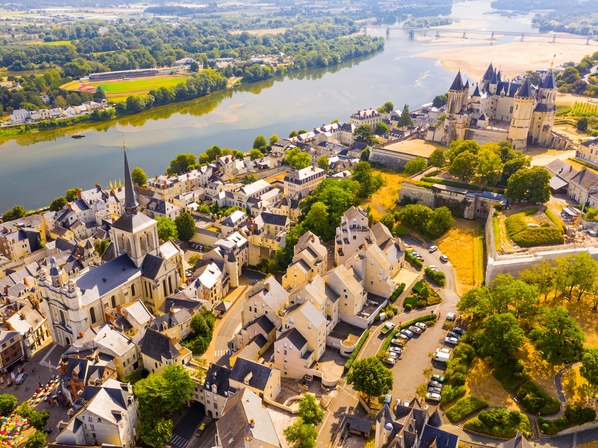 Vue aérienne de Saumur dans le Maine-et-Loire