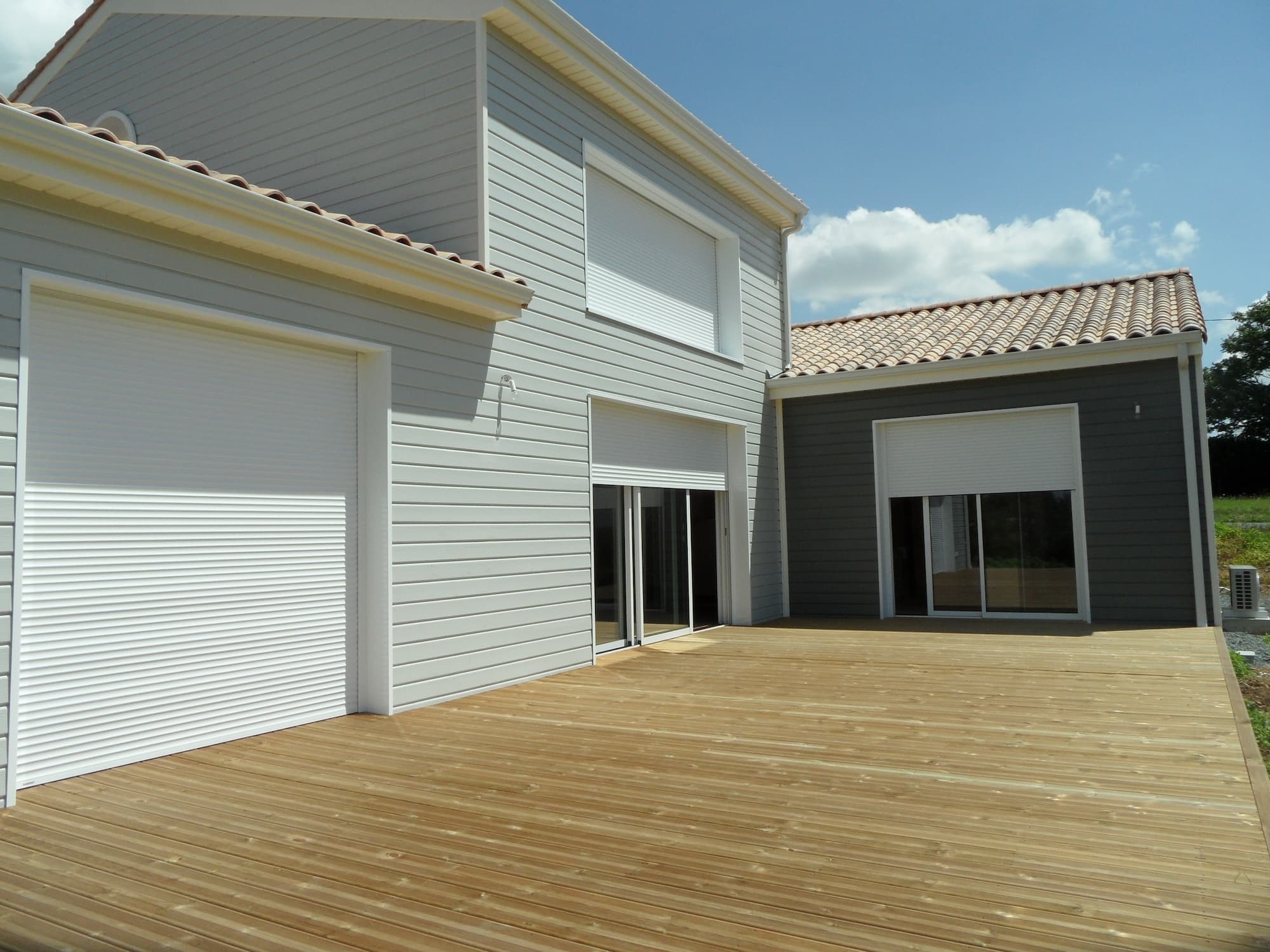 Terrasse en bois de plain-pied posée sur plots