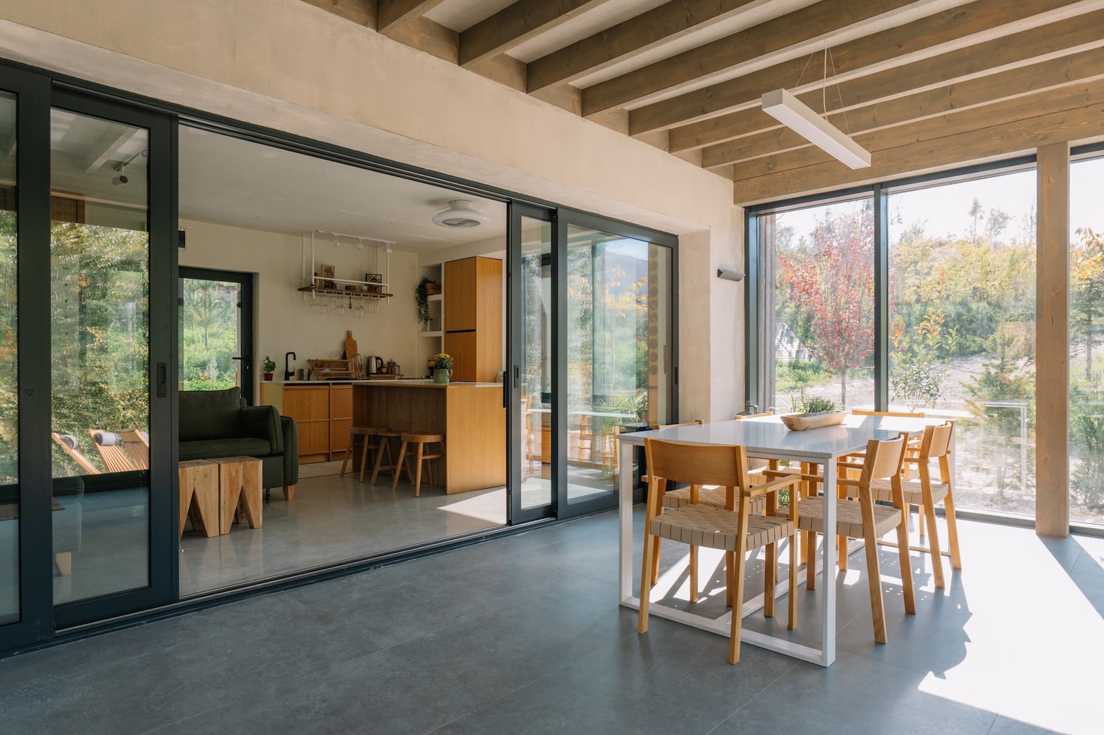 Intérieur d'une maison agrandie par une extension en ossature bois