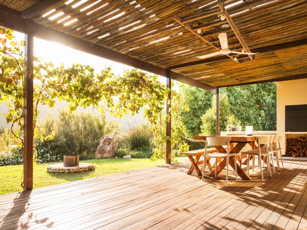 Terrasse en bois avec pergola