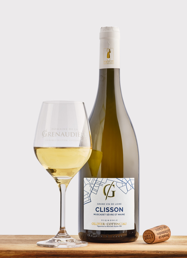 bouteille de vin blanc sec muscadet clisson verre