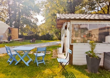 Chalet en bois avec terrasse à CapKala