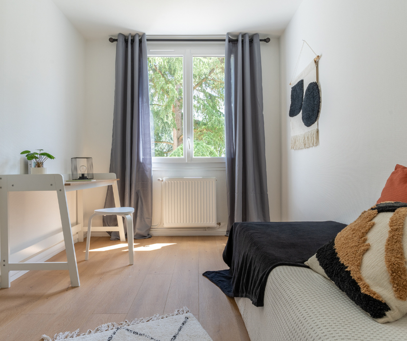 Bureau appartement rénové Nantes après home staging — projet marchand de biens quartier Saint-Pasquier