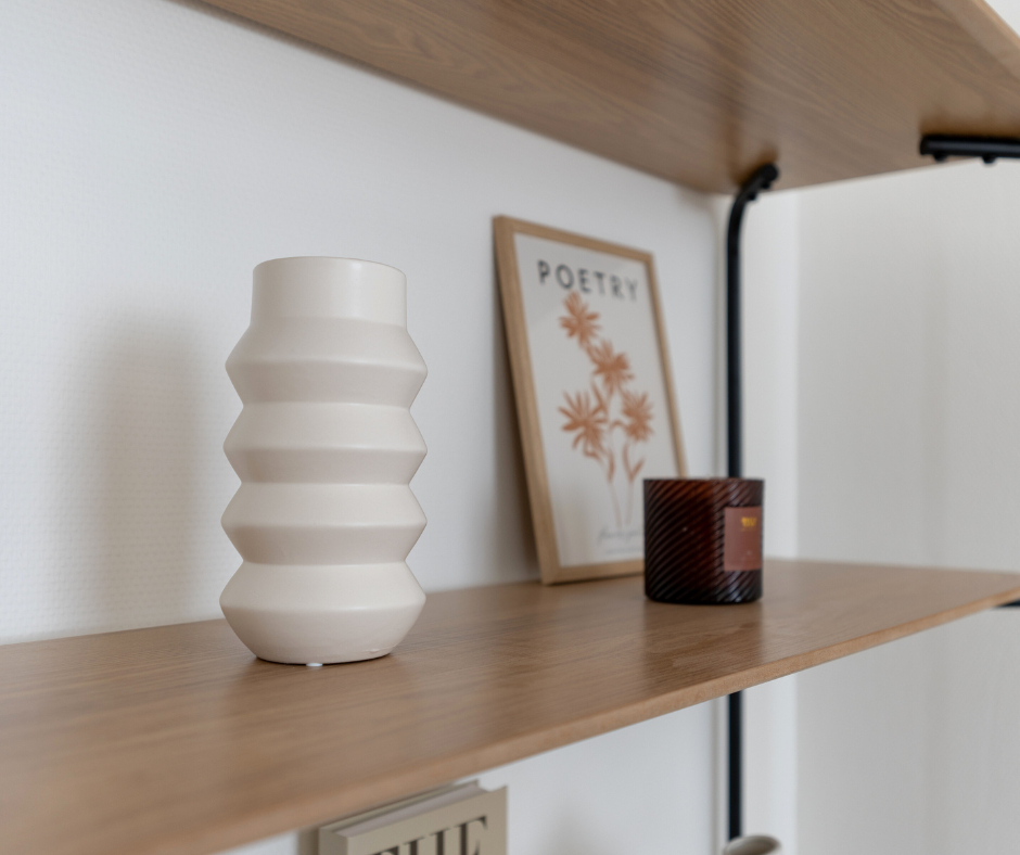 Detail deco etagere dans home staging