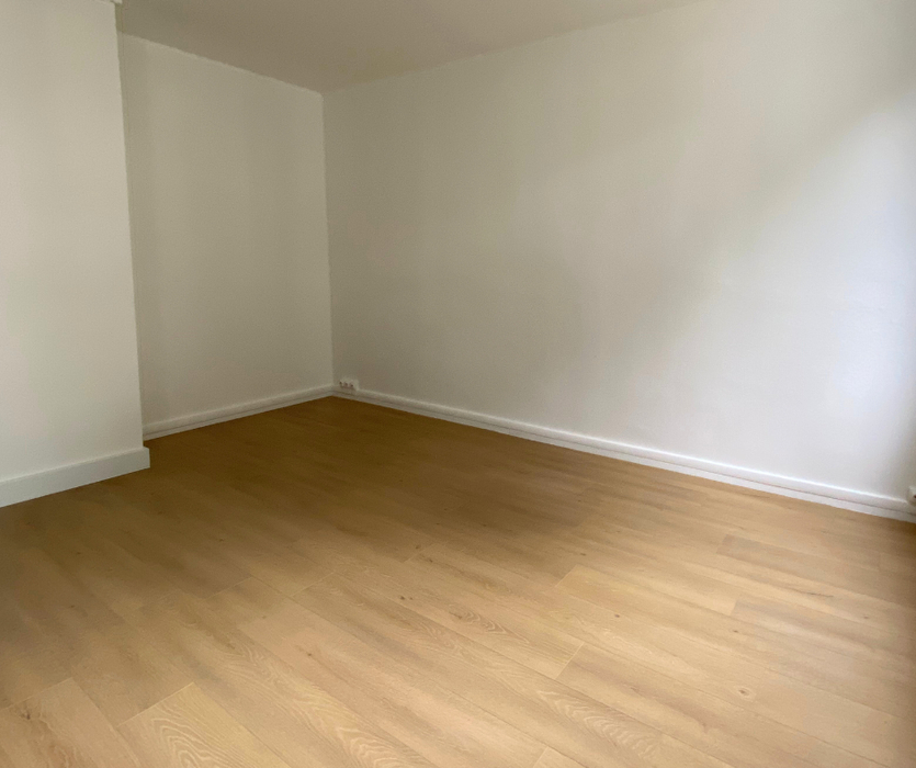 Appartement vide quartier Saint-Pasquier Nantes avant home staging — réalisation marchand de biens AntePostea