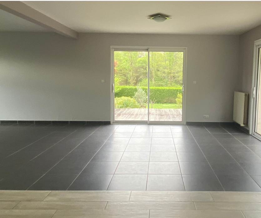 espace d un bien vide a la vente a sautron avant realisation d une intervention en home staging reel