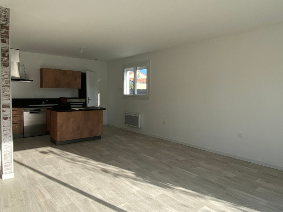 Pièce de vie maison vendéenne avant mise en scène home staging AntePostea — réalisation 85
