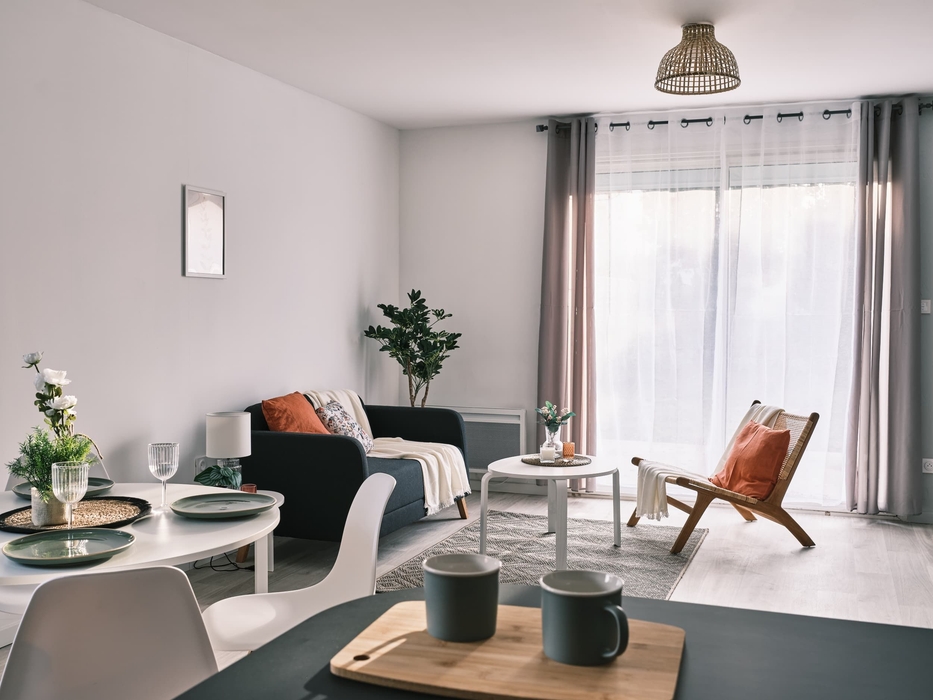 Salon maison rénovée Saint-Hilaire-de-Riez après home staging AntePostea — vendue dès la 1ère visite