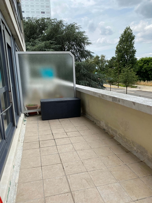 Terrasse vide, non nettoyée avant home staging à nantes