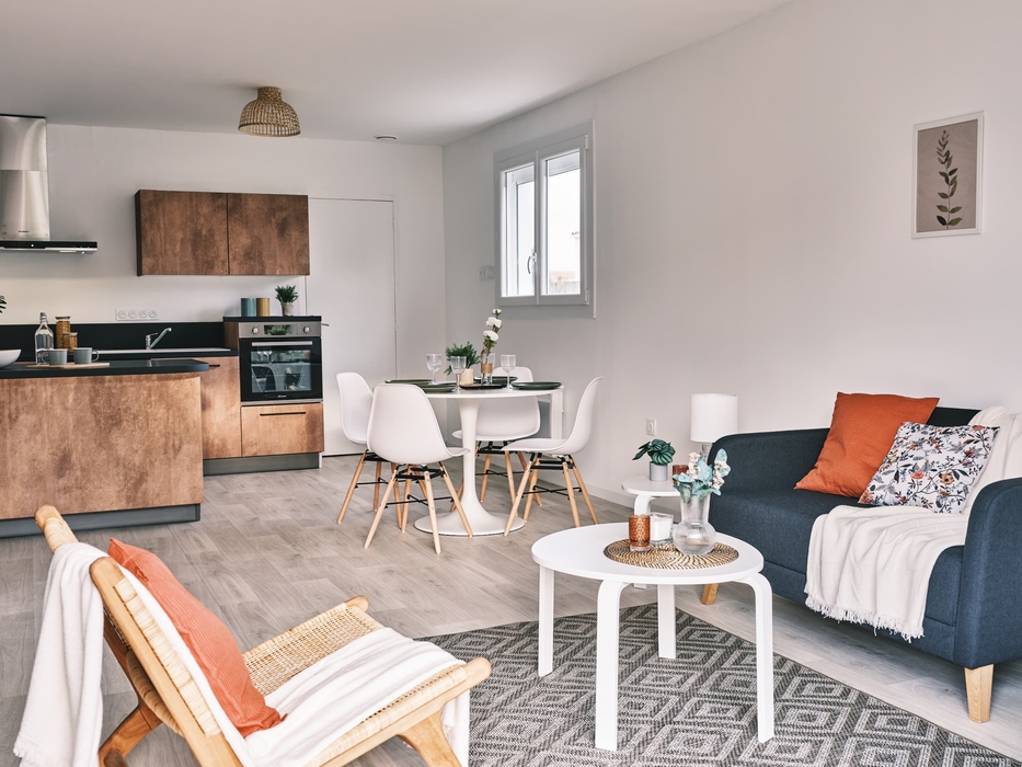 Séjour maison vendéenne après home staging — projet marchand de biens, résultat AntePostea 85