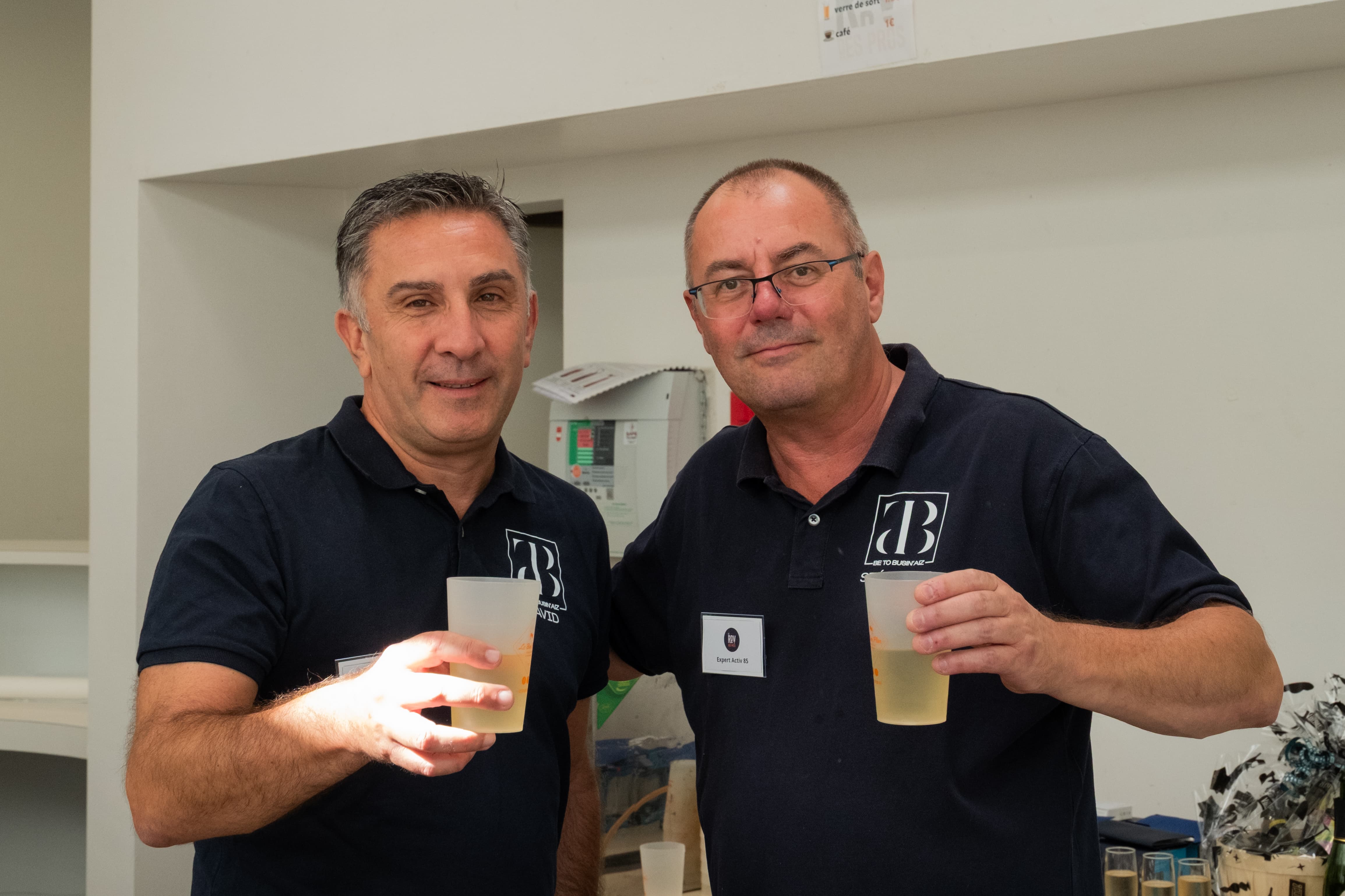 deux-adherents-be-to-businaiz-au-verre-de-l-amitie