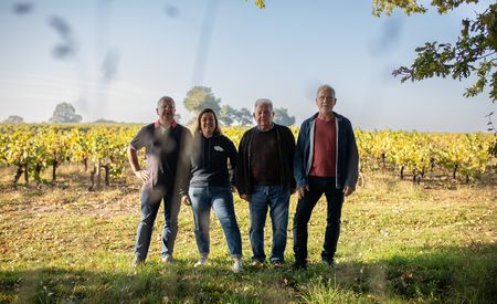 6, 7 et 8e génération réunies devant nos vignes du Muscadet