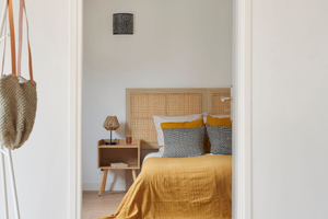home staging Pornichet chambre parentale avec tete de lit plaid coussin 