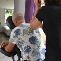 Jessica Peigné pratique un amma assis